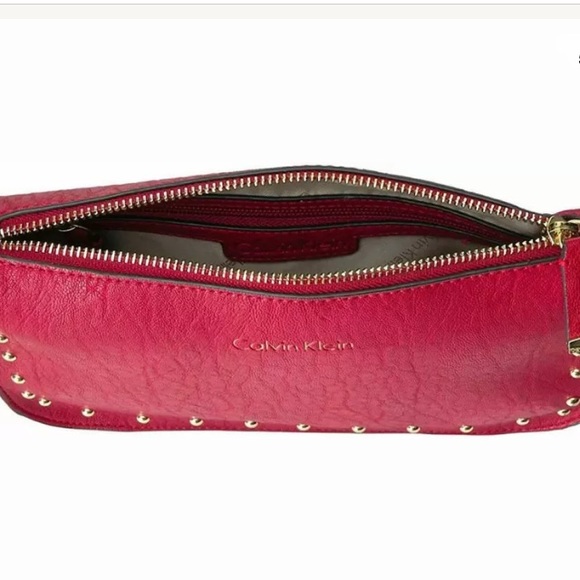 Calvin Klein Cora Bubble Lamb Novelty Crossbody - Picture 5 of 6